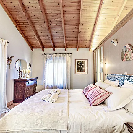 Casa Dei Fiori Villa Mantouki