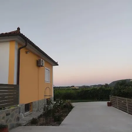 Casa Dei Fiori Tatil Evi Sarakinádhon