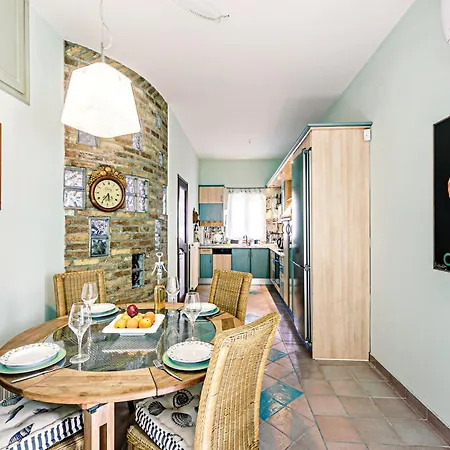 Casa Dei Fiori فيلة Mantouki